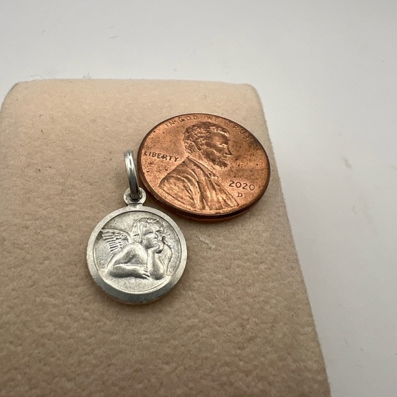 Made in Italy 925 Sterling Silver Antiqued Raphael Angel Pendant - Picture 3 of 6